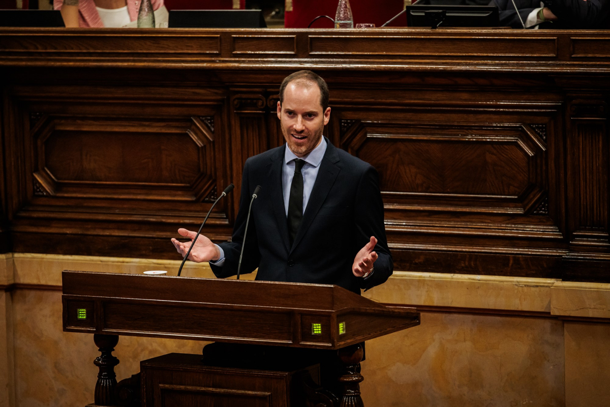 El PPC pide en el Parlament explicaciones, decencia y elecciones generales